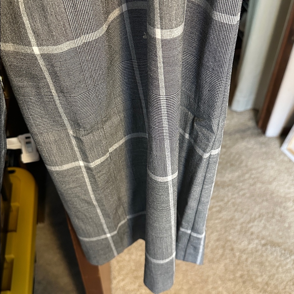 New York & Company Gray Plaid, High Waisted, Wide Legged, Belted Pants - Picture 5 of 6